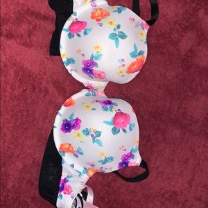 white floral victoria’s secret tshirt bra